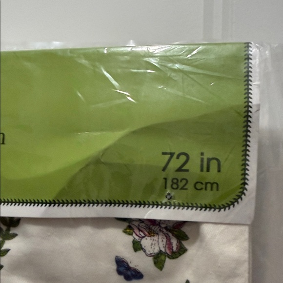 Portmeirion Green and White Floral Tablecloth - Picture 2 of 5